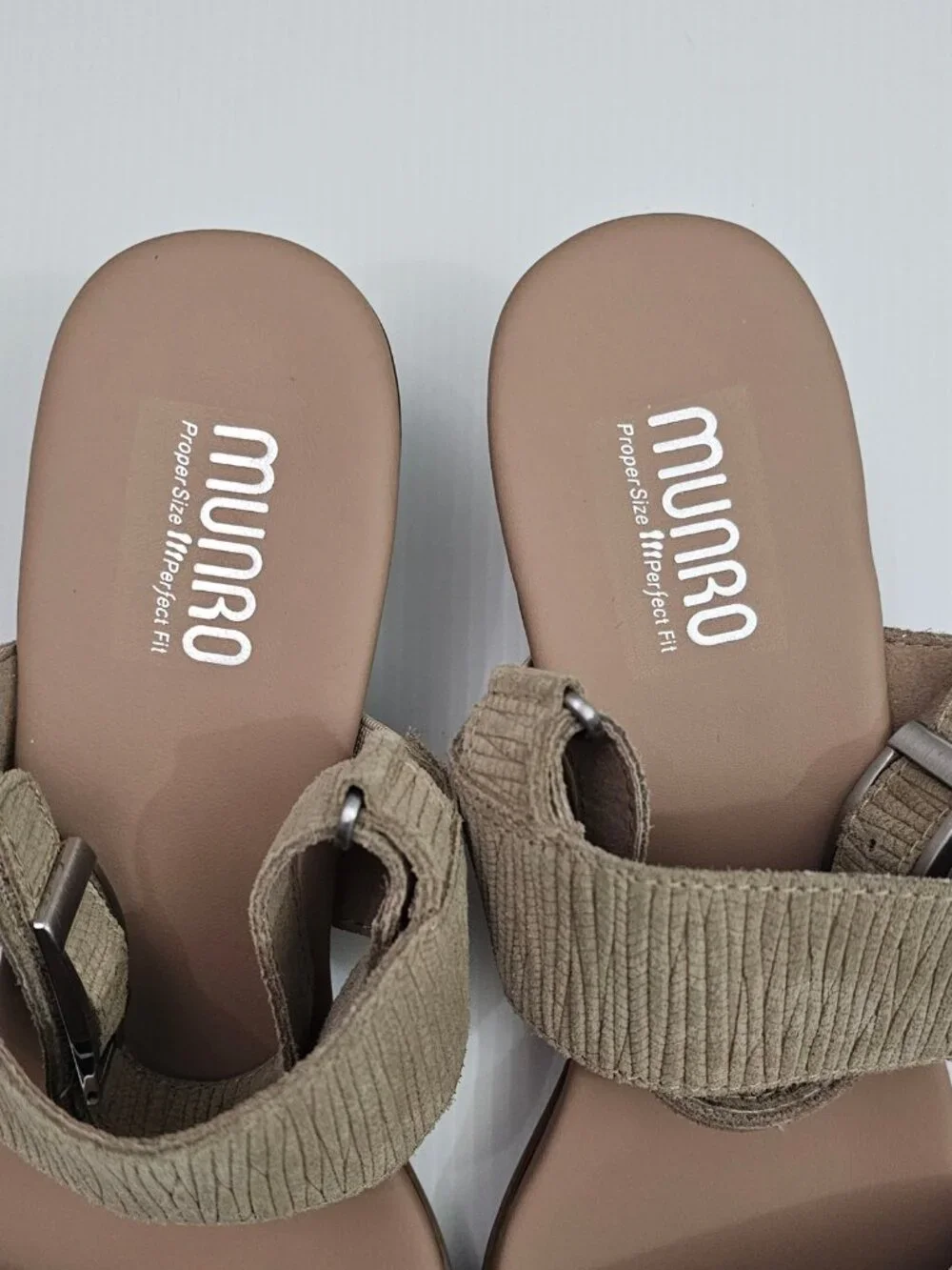 Munro Livia Slingback Sandals Womens 11.5 White Tan Leather Kitten Heel Comfort